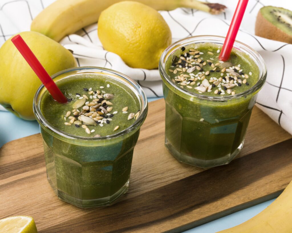 Smoothie verde detox, uma ótima opção fit para o café da manhã.